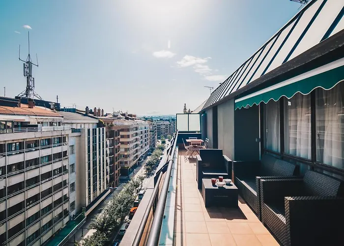 Sunset By People * 圣塞瓦斯蒂安